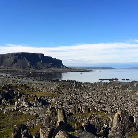 Grandfathers House At The End Of Europe, Varanger Feriehus Hamningberg